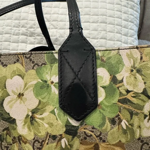 Gucci Bloom reversible tote or lap top bag - Picture 7 of 15